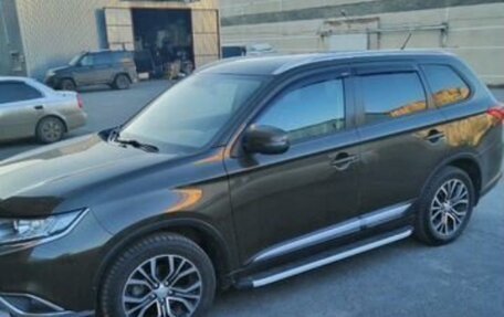 Mitsubishi Outlander III рестайлинг 3, 2015 год, 1 800 000 рублей, 1 фотография