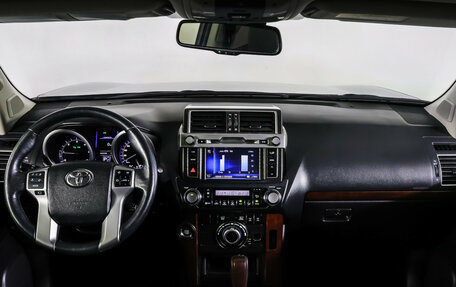 Toyota Land Cruiser Prado 150 рестайлинг, 2017 год, 3 990 000 рублей, 14 фотография