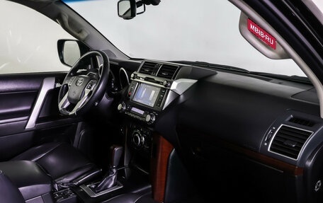 Toyota Land Cruiser Prado 150 рестайлинг, 2017 год, 3 990 000 рублей, 10 фотография