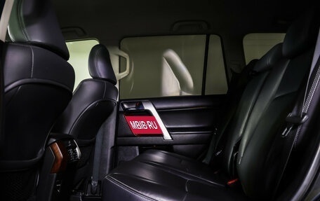 Toyota Land Cruiser Prado 150 рестайлинг, 2017 год, 3 990 000 рублей, 11 фотография