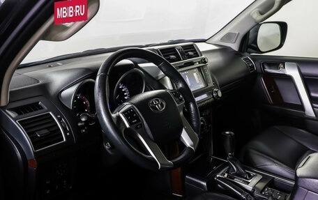Toyota Land Cruiser Prado 150 рестайлинг, 2017 год, 3 990 000 рублей, 15 фотография