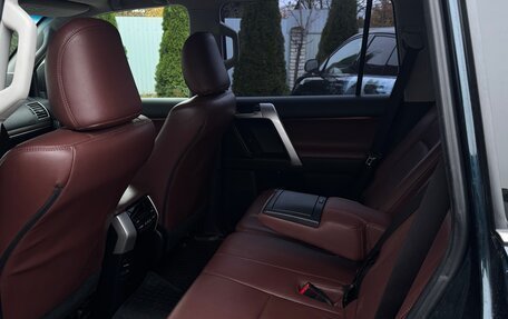 Toyota Land Cruiser Prado 150 рестайлинг, 2017 год, 4 200 000 рублей, 8 фотография