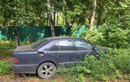 Mercedes-Benz E-Класс, 1999 год, 180 000 рублей, 1 фотография