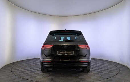 Volkswagen Tiguan II, 2019 год, 2 450 000 рублей, 6 фотография