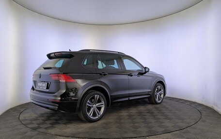 Volkswagen Tiguan II, 2019 год, 2 450 000 рублей, 5 фотография