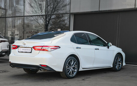 Toyota Camry, 2023 год, 3 690 000 рублей, 4 фотография