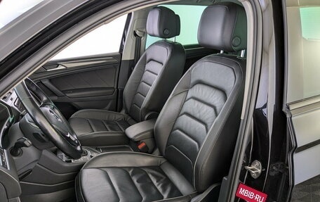 Volkswagen Tiguan II, 2019 год, 2 450 000 рублей, 21 фотография