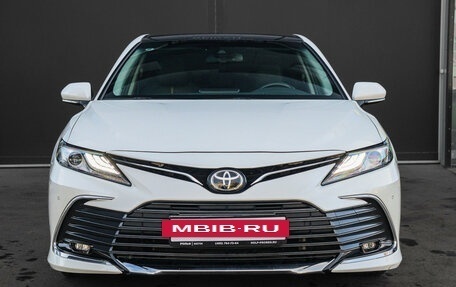 Toyota Camry, 2023 год, 3 690 000 рублей, 2 фотография
