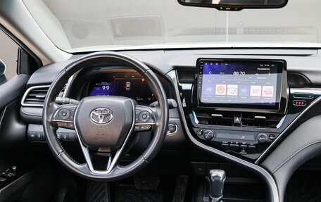 Toyota Camry, 2023 год, 3 690 000 рублей, 10 фотография