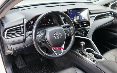 Toyota Camry, 2023 год, 3 690 000 рублей, 13 фотография