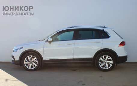 Volkswagen Tiguan II, 2020 год, 2 519 000 рублей, 2 фотография