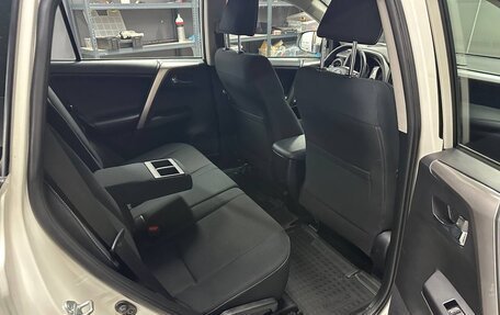 Toyota RAV4, 2017 год, 3 100 000 рублей, 11 фотография