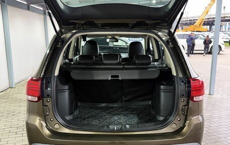 Mitsubishi Outlander III рестайлинг 3, 2015 год, 1 649 000 рублей, 8 фотография
