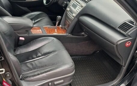 Toyota Camry, 2011 год, 900 000 рублей, 10 фотография