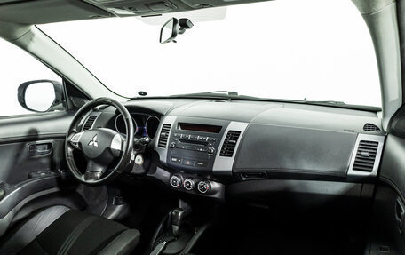 Mitsubishi Outlander III рестайлинг 3, 2011 год, 849 585 рублей, 9 фотография