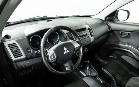 Mitsubishi Outlander III рестайлинг 3, 2011 год, 849 585 рублей, 11 фотография
