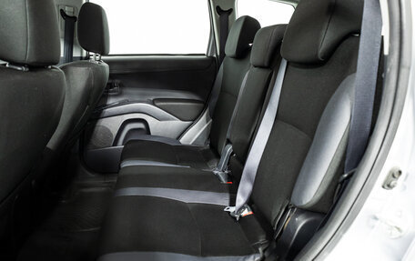 Mitsubishi Outlander III рестайлинг 3, 2011 год, 849 585 рублей, 10 фотография