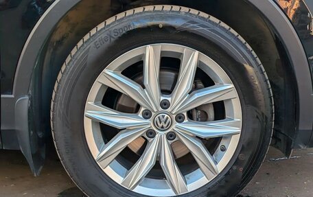 Volkswagen Tiguan II, 2018 год, 2 119 000 рублей, 15 фотография