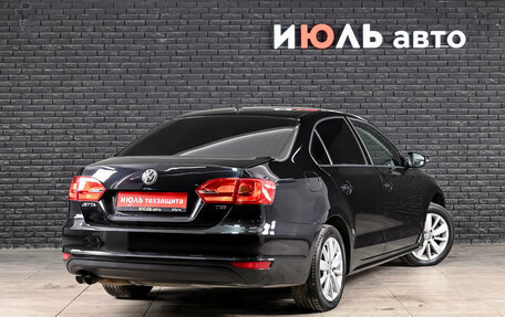 Volkswagen Jetta VII, 2013 год, 900 000 рублей, 4 фотография