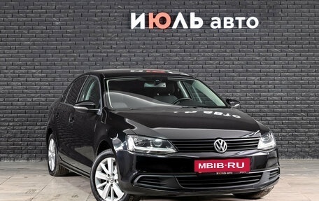 Volkswagen Jetta VII, 2013 год, 900 000 рублей, 3 фотография