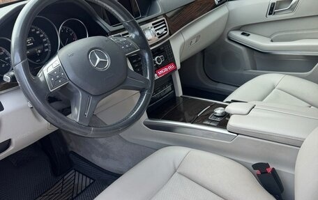 Mercedes-Benz E-Класс, 2013 год, 1 800 000 рублей, 3 фотография