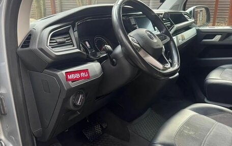 Volkswagen Multivan T6 рестайлинг, 2020 год, 4 990 000 рублей, 4 фотография