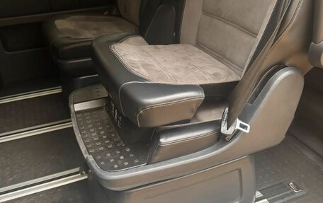 Volkswagen Multivan T6 рестайлинг, 2020 год, 4 990 000 рублей, 12 фотография