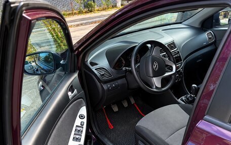 Hyundai Solaris II рестайлинг, 2011 год, 690 000 рублей, 4 фотография