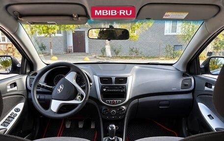 Hyundai Solaris II рестайлинг, 2011 год, 690 000 рублей, 5 фотография