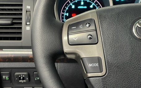 Toyota Land Cruiser 200, 2010 год, 2 699 000 рублей, 13 фотография
