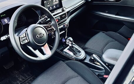 KIA Cerato IV, 2018 год, 1 900 000 рублей, 13 фотография