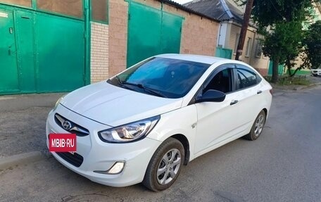 Hyundai Solaris II рестайлинг, 2014 год, 500 000 рублей, 2 фотография