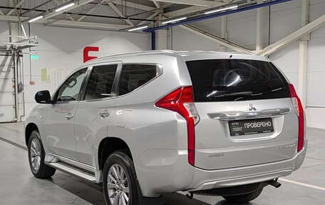 Mitsubishi Pajero Sport III рестайлинг, 2017 год, 2 550 000 рублей, 7 фотография