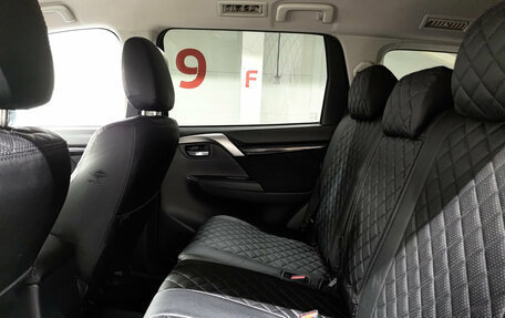 Mitsubishi Pajero Sport III рестайлинг, 2017 год, 2 550 000 рублей, 12 фотография