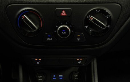 Hyundai Solaris II рестайлинг, 2017 год, 979 999 рублей, 14 фотография