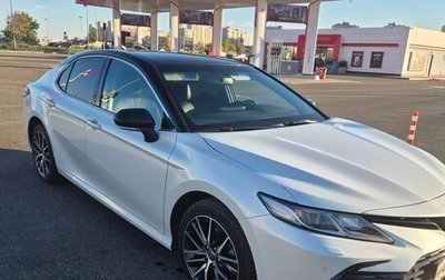 Toyota Camry, 2022 год, 3 000 000 рублей, 1 фотография