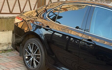 Toyota Camry, 2021 год, 2 950 000 рублей, 1 фотография