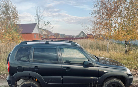 Chevrolet Niva I рестайлинг, 2017 год, 625 000 рублей, 2 фотография