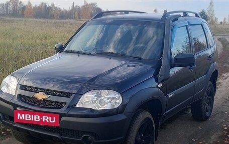 Chevrolet Niva I рестайлинг, 2017 год, 625 000 рублей, 6 фотография