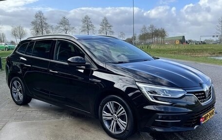 Renault Megane IV, 2022 год, 2 350 000 рублей, 3 фотография