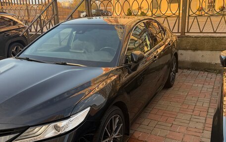 Toyota Camry, 2021 год, 2 950 000 рублей, 2 фотография