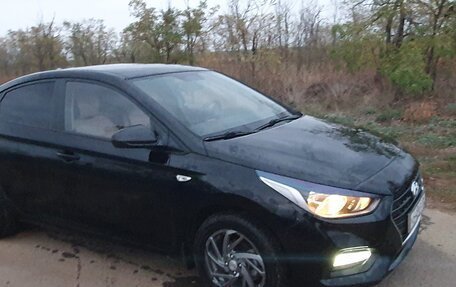 Hyundai Solaris II рестайлинг, 2017 год, 1 220 000 рублей, 1 фотография