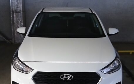 Hyundai Solaris II рестайлинг, 2018 год, 1 750 000 рублей, 1 фотография