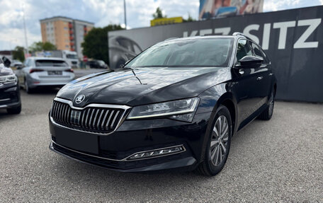 Skoda Superb III рестайлинг, 2023 год, 2 355 000 рублей, 1 фотография