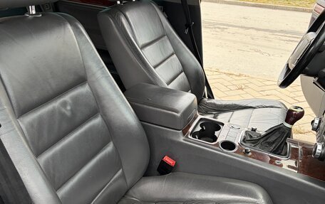 Volkswagen Touareg III, 2004 год, 750 000 рублей, 21 фотография
