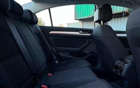 Volkswagen Passat B8 рестайлинг, 2018 год, 2 145 600 рублей, 9 фотография