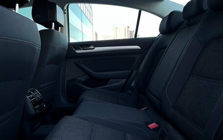 Volkswagen Passat B8 рестайлинг, 2018 год, 2 145 600 рублей, 10 фотография