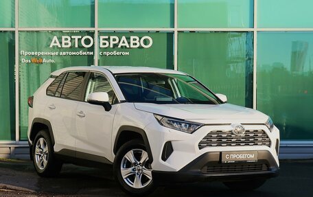Toyota RAV4, 2019 год, 2 600 000 рублей, 5 фотография