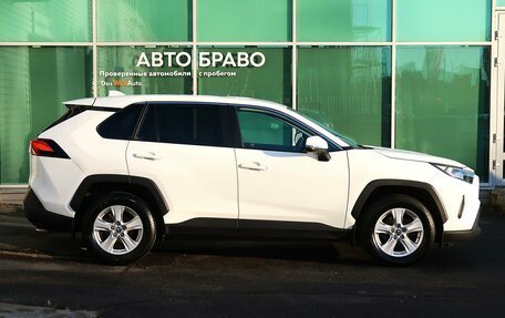 Toyota RAV4, 2019 год, 2 600 000 рублей, 6 фотография