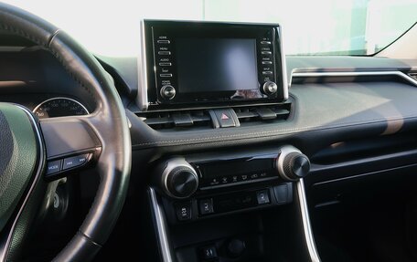 Toyota RAV4, 2019 год, 2 600 000 рублей, 15 фотография